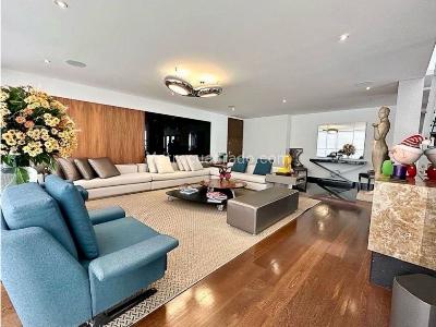 Apartamento de 3 alcobas en venta en Chico Norte, Bogotá, 380 m² · foto 9 de 10