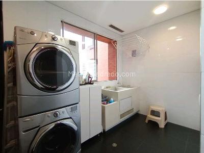 Apartamento de 3 alcobas en venta en Los Rosales, Bogotá, 287 m² · foto 16 de 20
