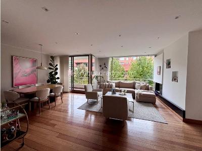 Apartamento de 3 alcobas en venta en Los Rosales Chico, Bogotá, 200 m² · foto 3 de 12