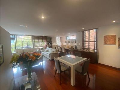 Apartamento de 4 alcobas en venta en Los Rosales Chico, Bogotá, 320 m² · foto 3 de 12