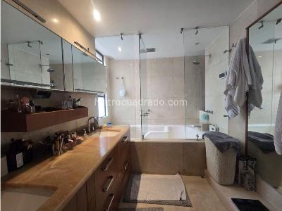 Apartamento de 4 alcobas en venta en Los Rosales Chico, Bogotá, 296 m² · foto 10 de 10