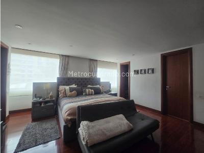 Apartamento de 4 alcobas en venta en Los Rosales Chico, Bogotá, 296 m² · foto 7 de 10