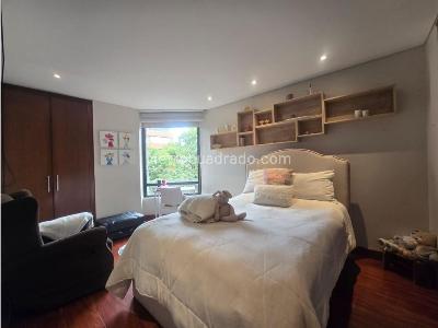 Apartamento de 4 alcobas en venta en Los Rosales Chico, Bogotá, 296 m² · foto 8 de 10