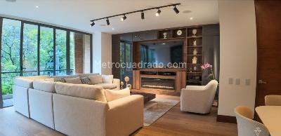 Apartamento de 3 alcobas en venta en Chico Norte, Bogotá, 203 m² · foto 2 de 13