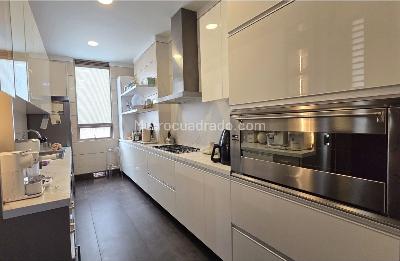 Apartamento de 3 alcobas en venta en Chico Norte, Bogotá, 168 m² · foto 7 de 13