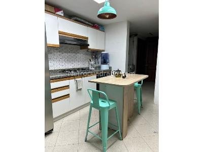 Apartamento de 3 alcobas en venta en Los Rosales, Bogotá, 240 m² · foto 10 de 20