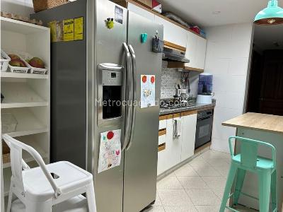 Apartamento de 3 alcobas en venta en Los Rosales, Bogotá, 240 m² · foto 11 de 20