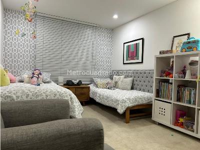 Apartamento de 3 alcobas en venta en Los Rosales, Bogotá, 240 m² · foto 15 de 20