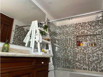 Apartamento de 3 alcobas en venta en Los Rosales, Bogotá, 240 m² · foto 16 de 20