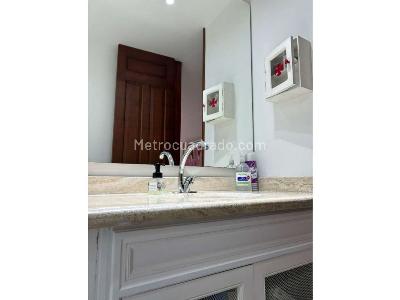 Apartamento de 3 alcobas en venta en Los Rosales, Bogotá, 240 m² · foto 18 de 20