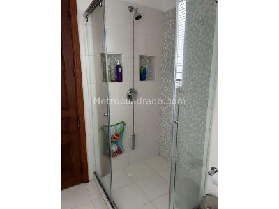 Apartamento de 3 alcobas en venta en Los Rosales, Bogotá, 240 m² · foto 19 de 20