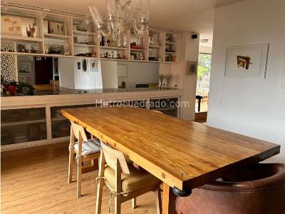 Apartamento de 3 alcobas en venta en Los Rosales, Bogotá, 240 m² · foto 8 de 20