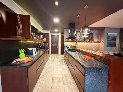 Apartamento de 3 alcobas en venta en Los Rosales, Bogotá, 266 m² · foto 11 de 20
