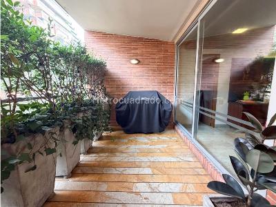 Apartamento de 3 alcobas en venta en Los Rosales, Bogotá, 266 m² · foto 12 de 20
