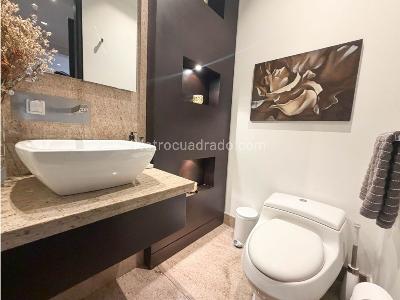 Apartamento de 3 alcobas en venta en Los Rosales, Bogotá, 266 m² · foto 17 de 20