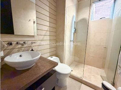 Apartamento de 3 alcobas en venta en Los Rosales, Bogotá, 266 m² · foto 18 de 20