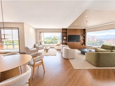 Apartamento de 3 alcobas en venta en Los Rosales, Bogotá, 266 m² · foto 2 de 20