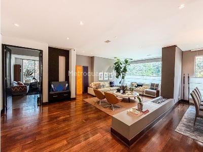 Apartamento de 3 alcobas en venta en Los Rosales, Bogotá, 266 m² · foto 5 de 20