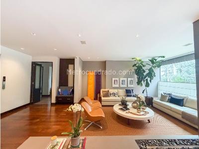 Apartamento de 3 alcobas en venta en Los Rosales, Bogotá, 266 m² · foto 8 de 20