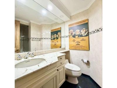 Apartamento de 4 alcobas en venta en Los Rosales, Bogotá, 280 m² · foto 17 de 17