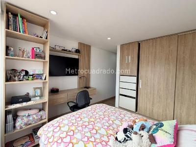 Apartamento de 3 alcobas en venta en Usaquen, Bogotá, 149 m² · foto 11 de 18