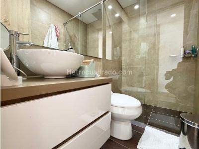 Apartamento de 3 alcobas en venta en Usaquen, Bogotá, 149 m² · foto 14 de 18