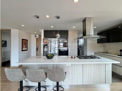 Apartamento de 3 alcobas en venta en Usaquen, Bogotá, 149 m² · foto 4 de 18