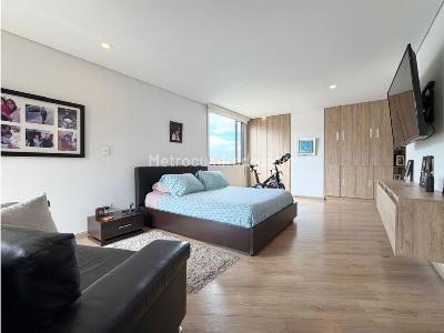 Apartamento de 3 alcobas en venta en Usaquen, Bogotá, 149 m² · foto 8 de 18