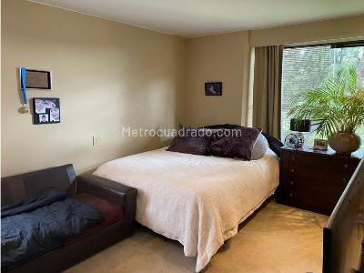 Apartamento de 3 alcobas en venta en Los Rosales Chico, Bogotá, 245 m² · foto 14 de 20