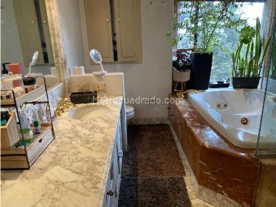 Apartamento de 3 alcobas en venta en Los Rosales Chico, Bogotá, 245 m² · foto 15 de 20
