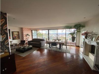 Apartamento de 3 alcobas en venta en Los Rosales Chico, Bogotá, 245 m² · foto 3 de 20