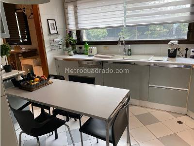 Apartamento de 3 alcobas en venta en Los Rosales Chico, Bogotá, 245 m² · foto 8 de 20