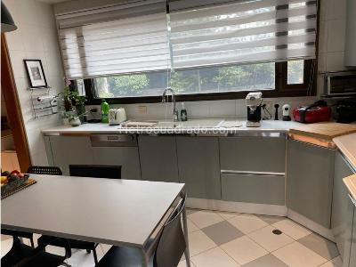 Apartamento de 3 alcobas en venta en Los Rosales Chico, Bogotá, 245 m² · foto 9 de 20