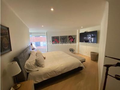 Apartamento de 3 alcobas en venta en Los Rosales Chico, Bogotá, 241 m² · foto 13 de 19