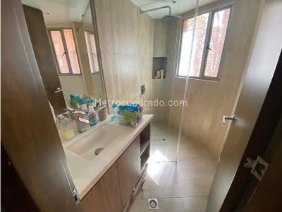 Apartamento de 3 alcobas en venta en Los Rosales Chico, Bogotá, 241 m² · foto 14 de 19