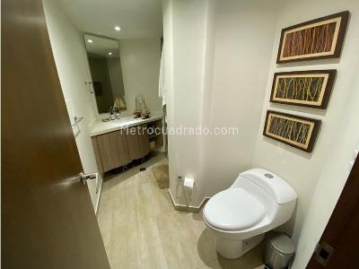 Apartamento de 3 alcobas en venta en Los Rosales Chico, Bogotá, 241 m² · foto 15 de 19