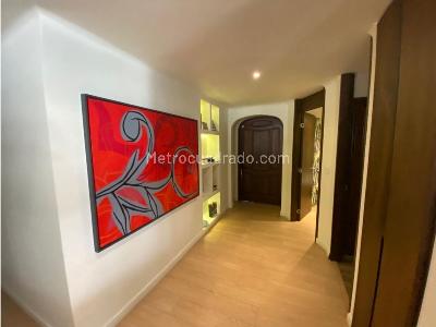 Apartamento de 3 alcobas en venta en Los Rosales Chico, Bogotá, 241 m² · foto 17 de 19