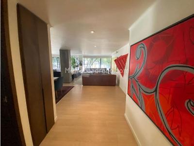 Apartamento de 3 alcobas en venta en Los Rosales Chico, Bogotá, 241 m² · foto 18 de 19