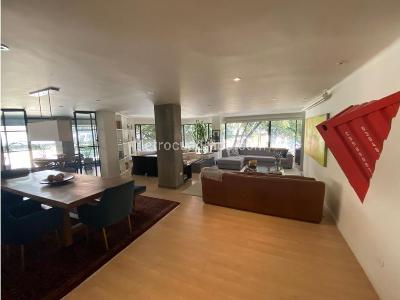 Apartamento de 3 alcobas en venta en Los Rosales Chico, Bogotá, 241 m² · foto 5 de 19