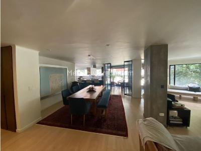 Apartamento de 3 alcobas en venta en Los Rosales Chico, Bogotá, 241 m² · foto 6 de 19