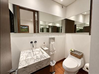 Apartamento de 3 alcobas en venta en Los Rosales Emaus, Bogotá, 200 m² · foto 15 de 16