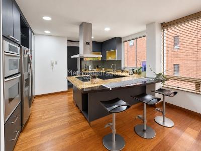 Apartamento de 3 alcobas en venta en Los Rosales Emaus, Bogotá, 200 m² · foto 4 de 16