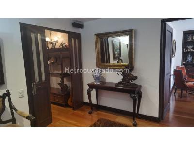 Apartamento de 3 alcobas en venta en Los Rosales, Bogotá, 210 m² · foto 13 de 20