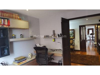 Apartamento de 3 alcobas en venta en Los Rosales, Bogotá, 210 m² · foto 15 de 20