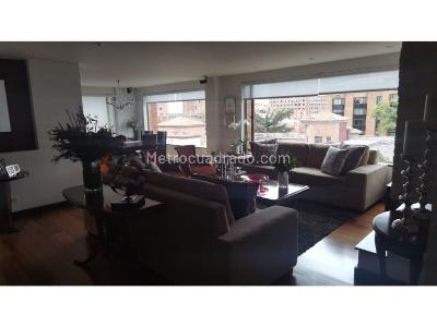 Apartamento de 3 alcobas en venta en Los Rosales, Bogotá, 210 m² · foto 3 de 20