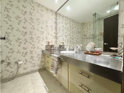 Apartamento de 4 alcobas en venta en Los Rosales, Bogotá, 220 m² · foto 16 de 18