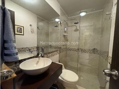 Apartamento de 4 alcobas en venta en Los Rosales, Bogotá, 220 m² · foto 18 de 18