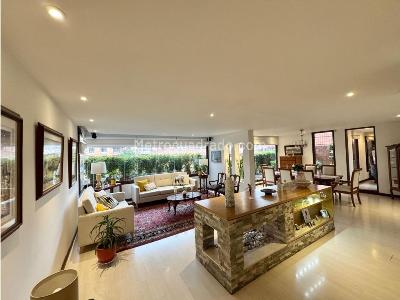 Apartamento de 4 alcobas en venta en Los Rosales, Bogotá, 220 m² · foto 3 de 18