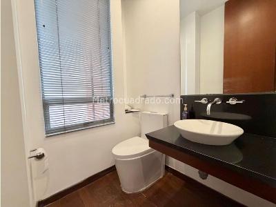 Apartamento de 2 alcobas en venta en Los Rosales, Bogotá, 156 m² · foto 14 de 14