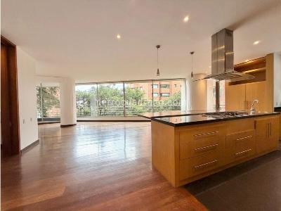 Apartamento de 2 alcobas en venta en Los Rosales, Bogotá, 156 m² · foto 3 de 14